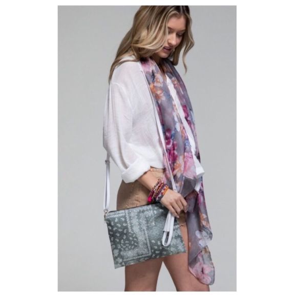 Paisley motif crossbody - Picture 3 of 5